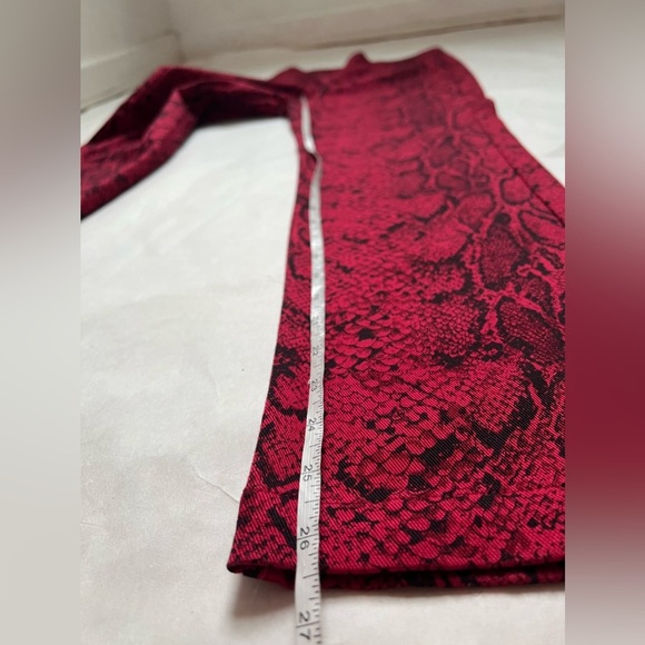 Reformation Marlon Pant Snake Print Cropped High Rise Size 2 Red - Picture 4 of 9